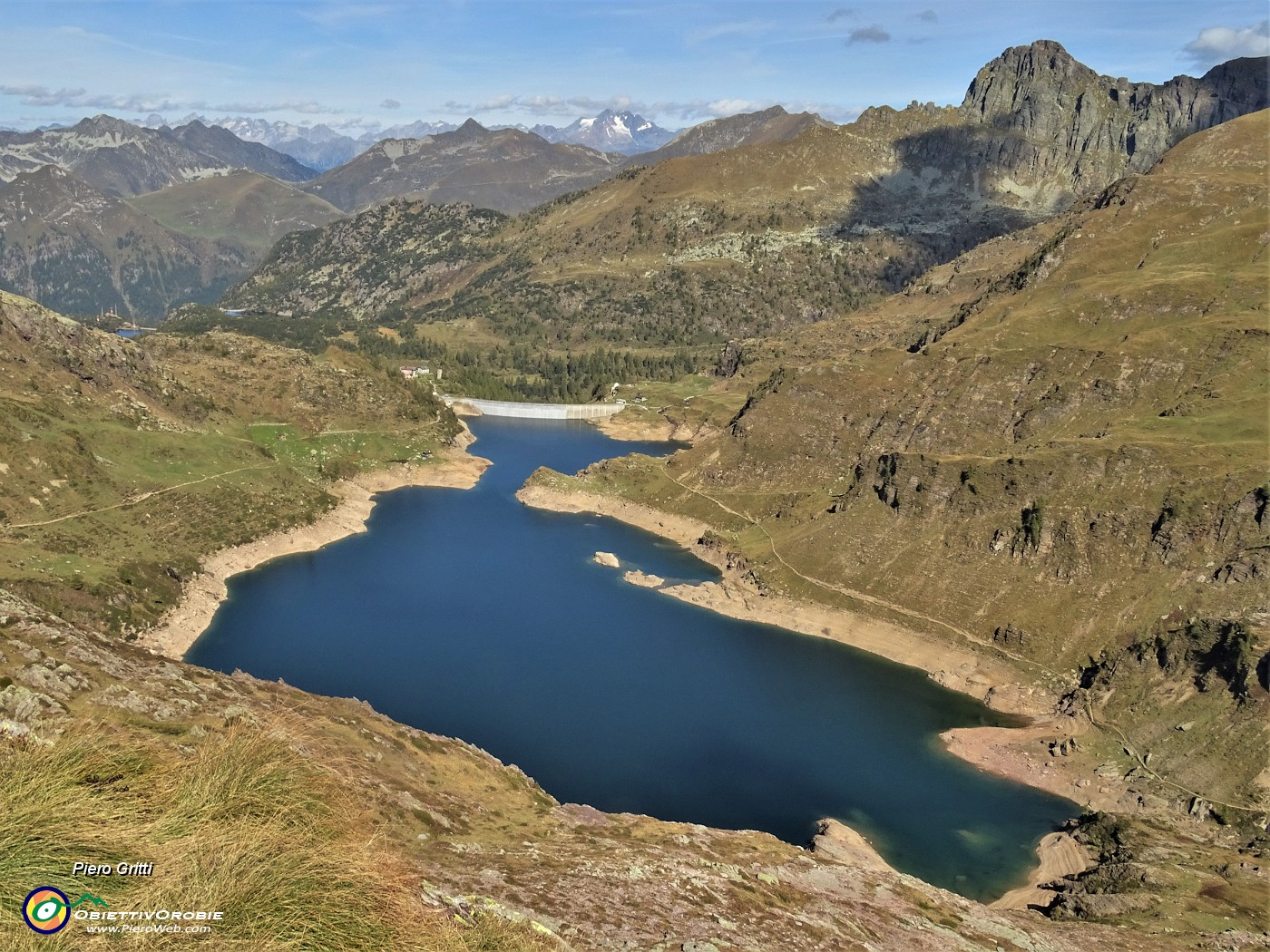 38 Laghi Gemelli dalla Cima di Mezzeno.JPG